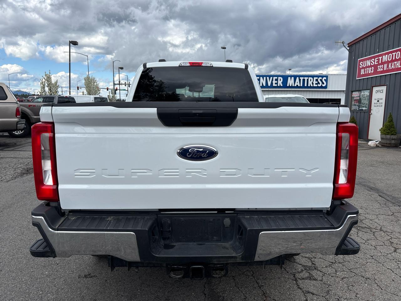 Ford Super Duty F-250 SRW XLT 4WD Crew Cab 6.75' Box 2023