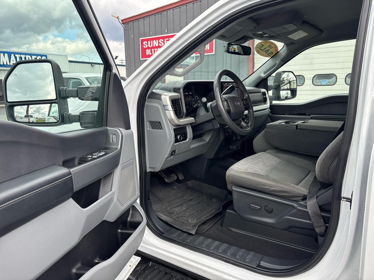 Ford Super Duty F-250 SRW XLT 4WD Crew Cab 6.75' Box 2023