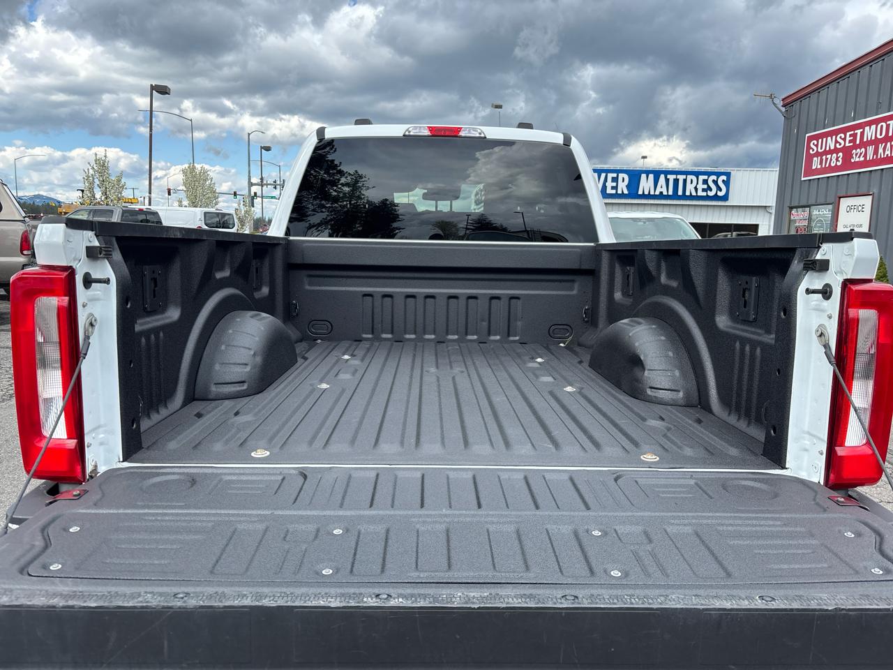 Ford Super Duty F-250 SRW XLT 4WD Crew Cab 6.75' Box 2023