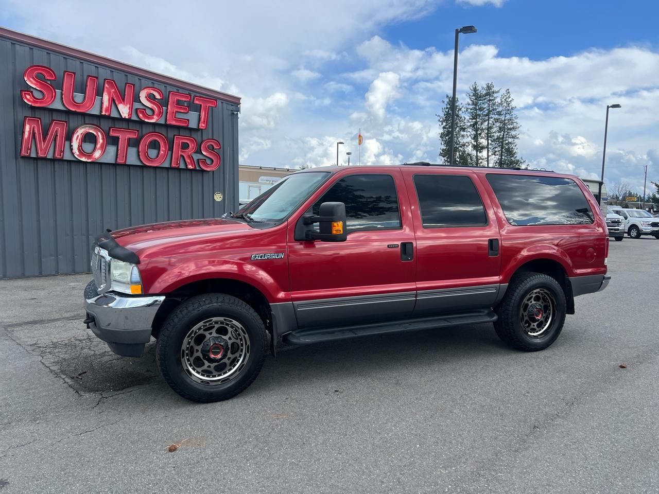 2004 Ford Excursion 137" WB 5.4L XLT 4WD Premium