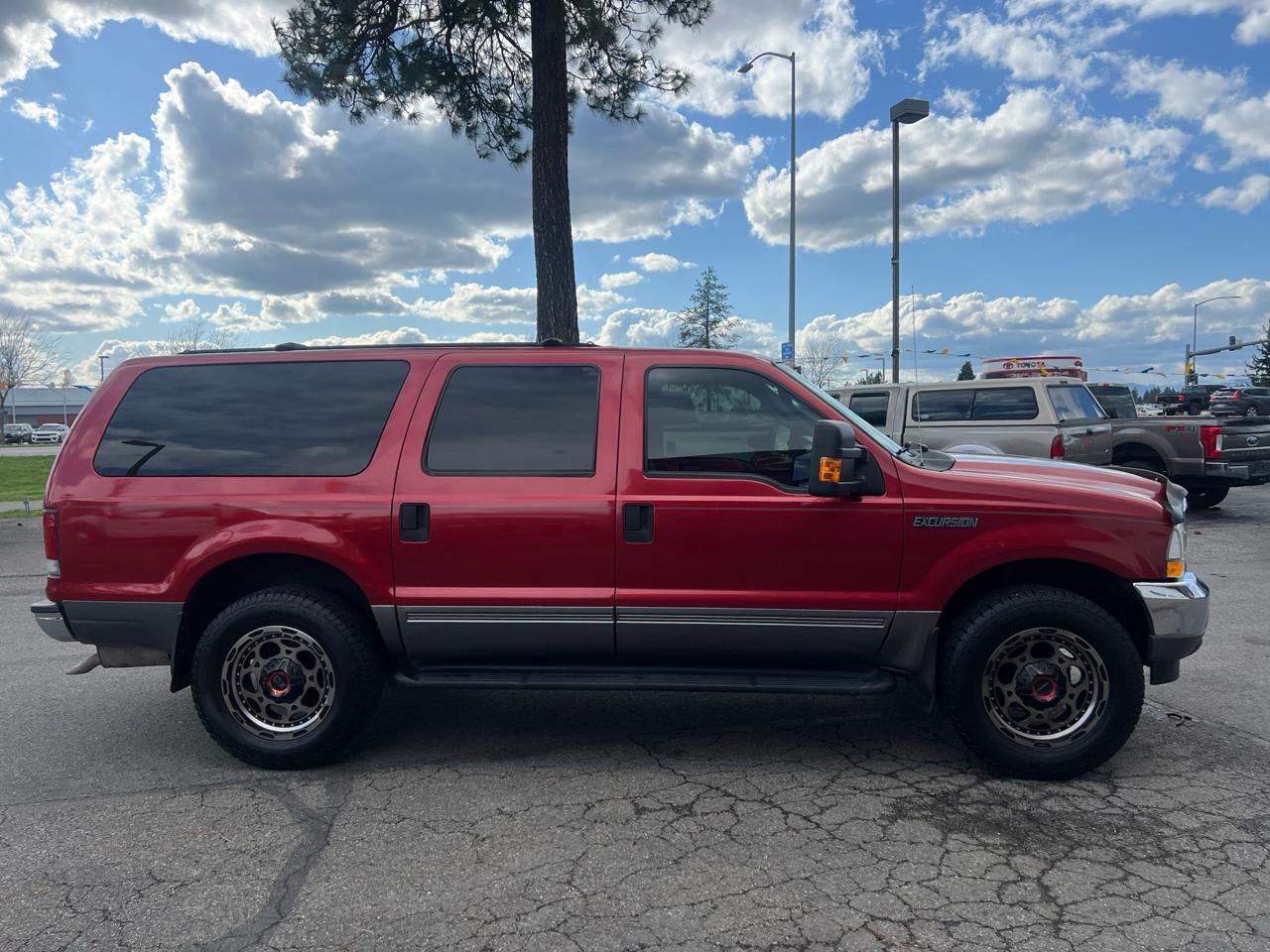 Ford Excursion 137" WB 5.4L XLT 4WD Premium 2004