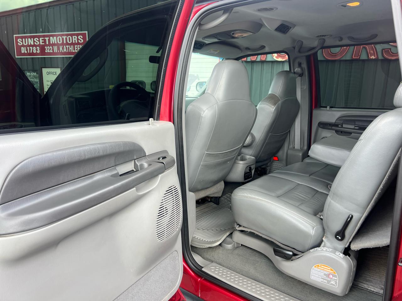 Ford Excursion 137" WB 5.4L XLT 4WD Premium 2004