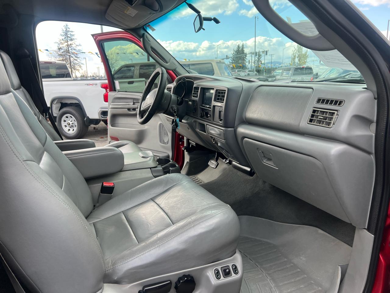 Ford Excursion 137" WB 5.4L XLT 4WD Premium 2004