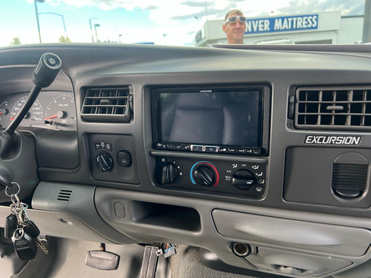 Ford Excursion 137" WB 5.4L XLT 4WD Premium 2004