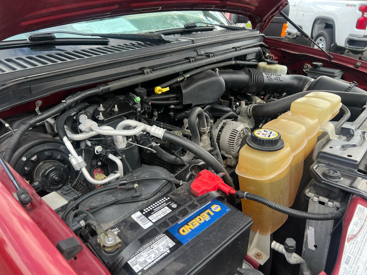 Ford Excursion 137" WB 5.4L XLT 4WD Premium 2004