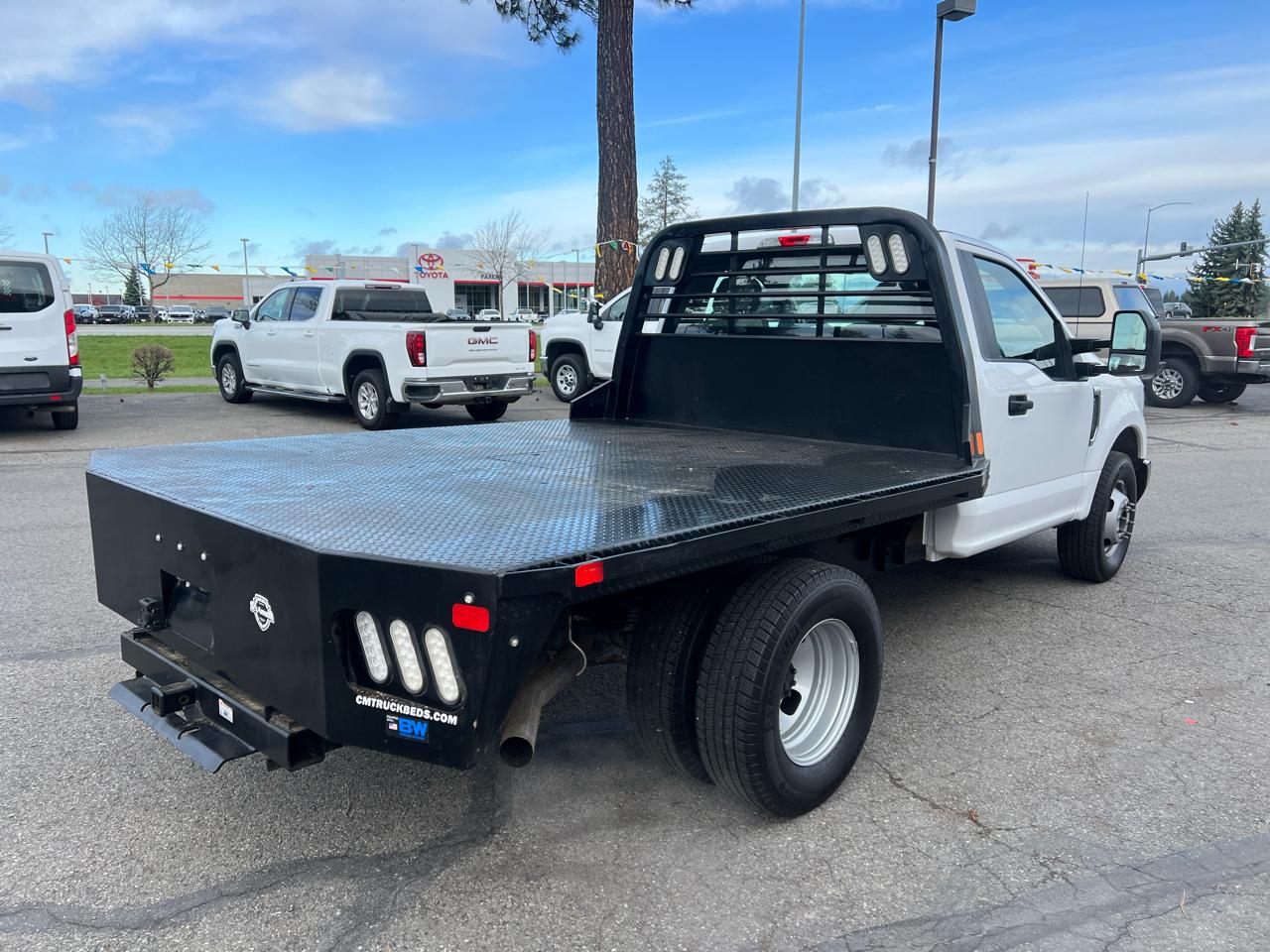 Ford Super Duty F-350 DRW Reg Cab 141" WB 60" CA XL 2019