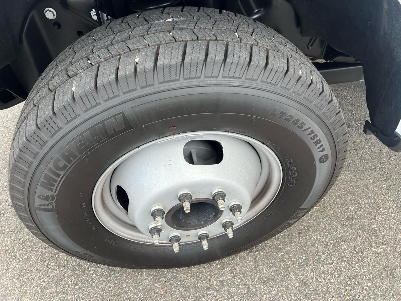 Ford Super Duty F-350 DRW Reg Cab 141" WB 60" CA XL 2019