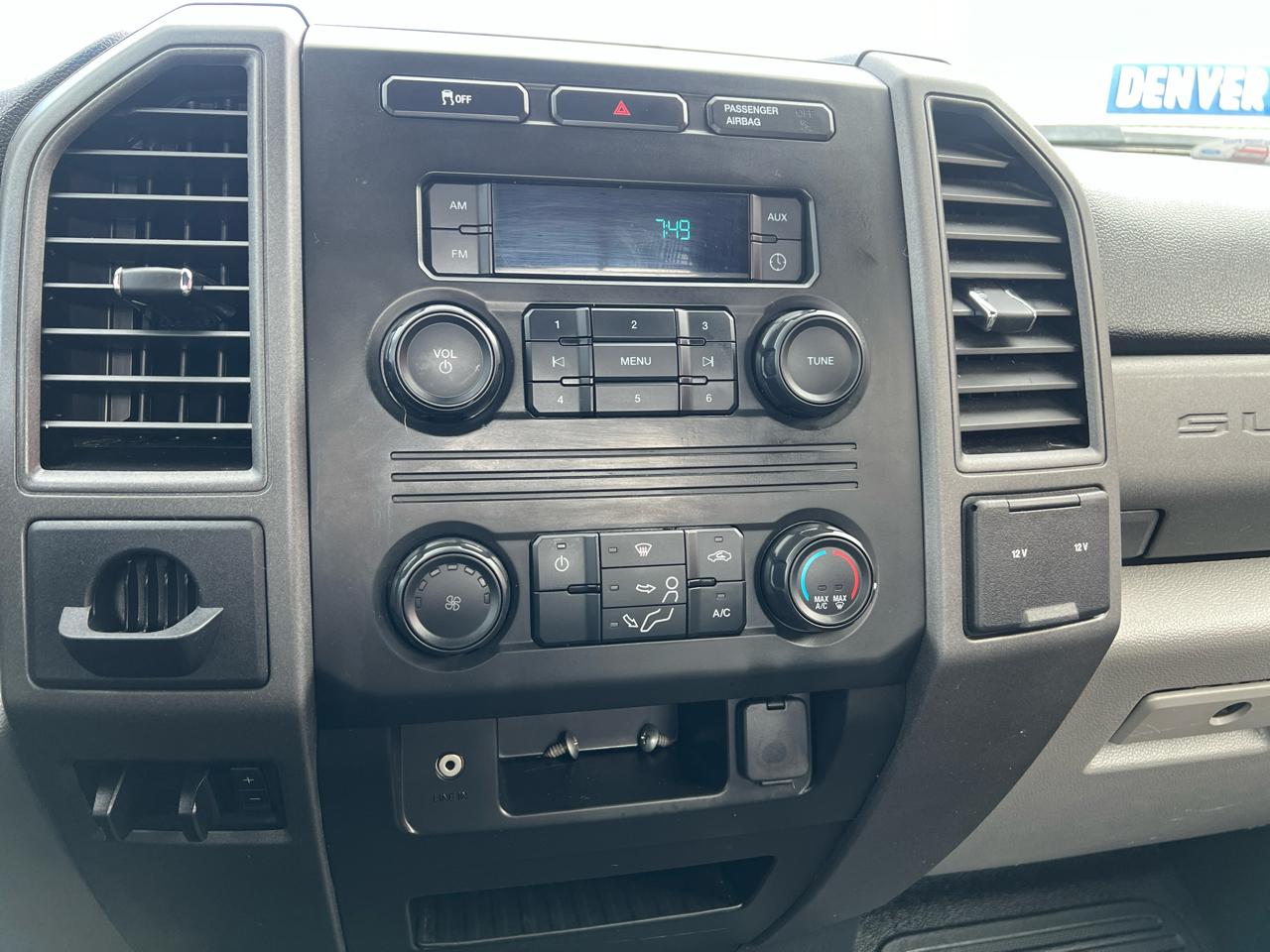 Ford Super Duty F-350 DRW Reg Cab 141" WB 60" CA XL 2019