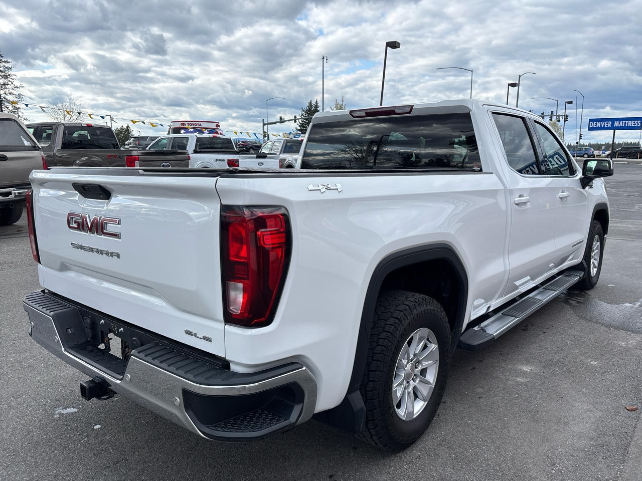 GMC Sierra 1500 4WD Crew Cab 157" SLE 2019