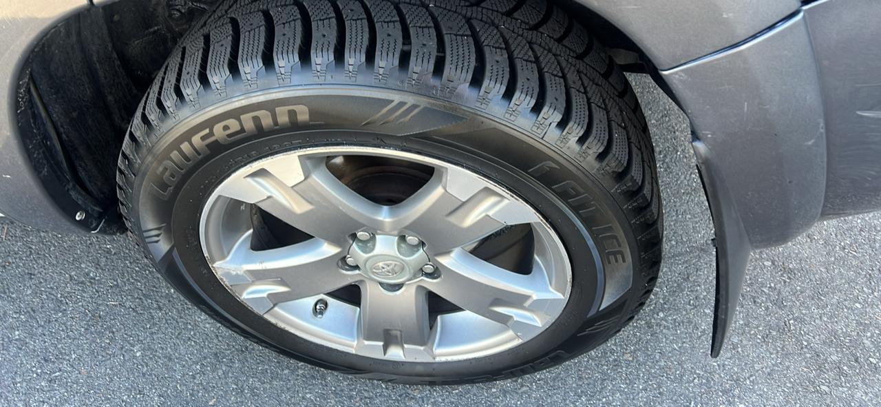 Toyota RAV4 4WD 4dr V6 5-Spd AT Sport (Natl) 2010