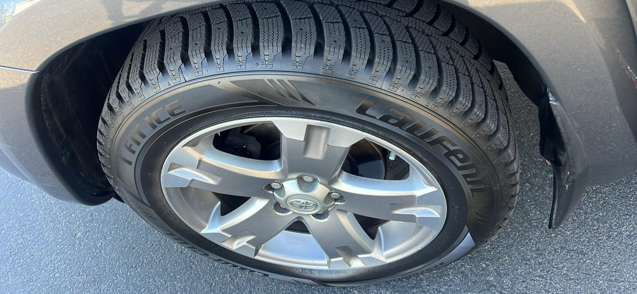 Toyota RAV4 4WD 4dr V6 5-Spd AT Sport (Natl) 2010