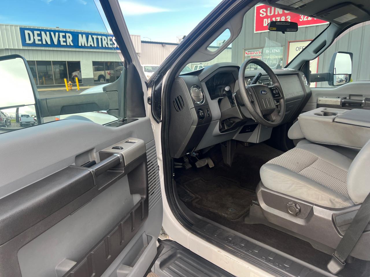 Ford Super Duty F-450 DRW XLT 2WD Reg Cab 205" WB 120" CA 2015