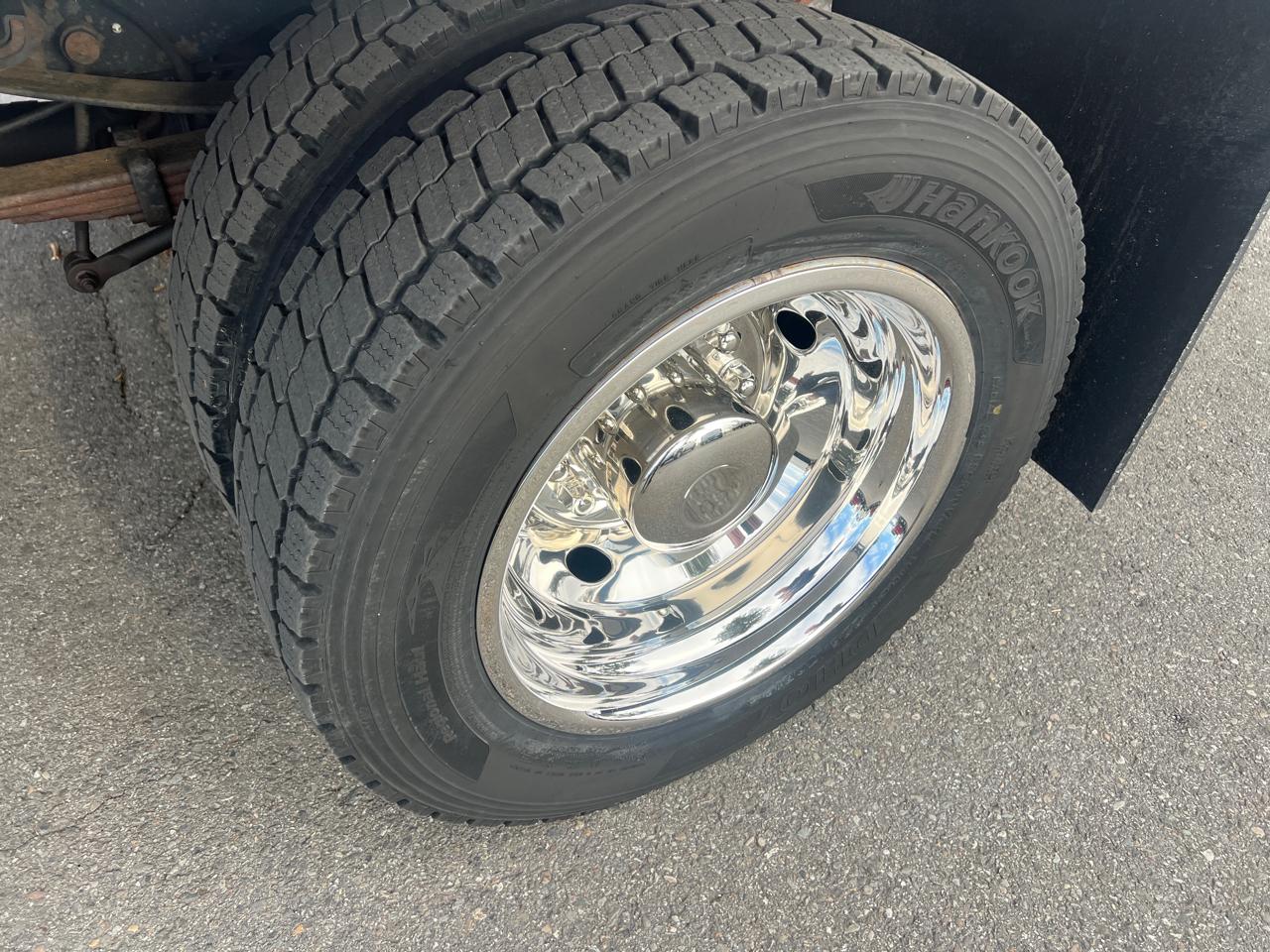 Ford Super Duty F-450 DRW XLT 2WD Reg Cab 205" WB 120" CA 2015