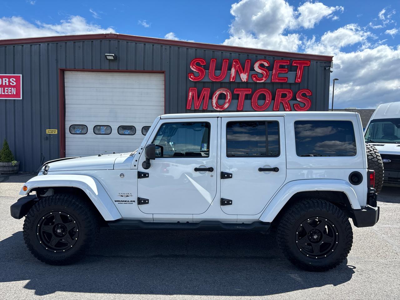 Jeep Wrangler Unlimited 4WD 4dr Sahara 2016