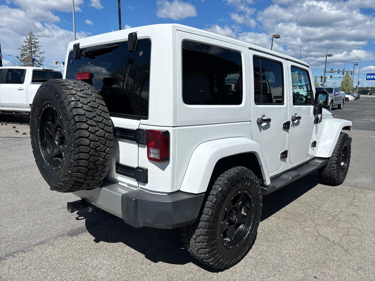 Jeep Wrangler Unlimited 4WD 4dr Sahara 2016