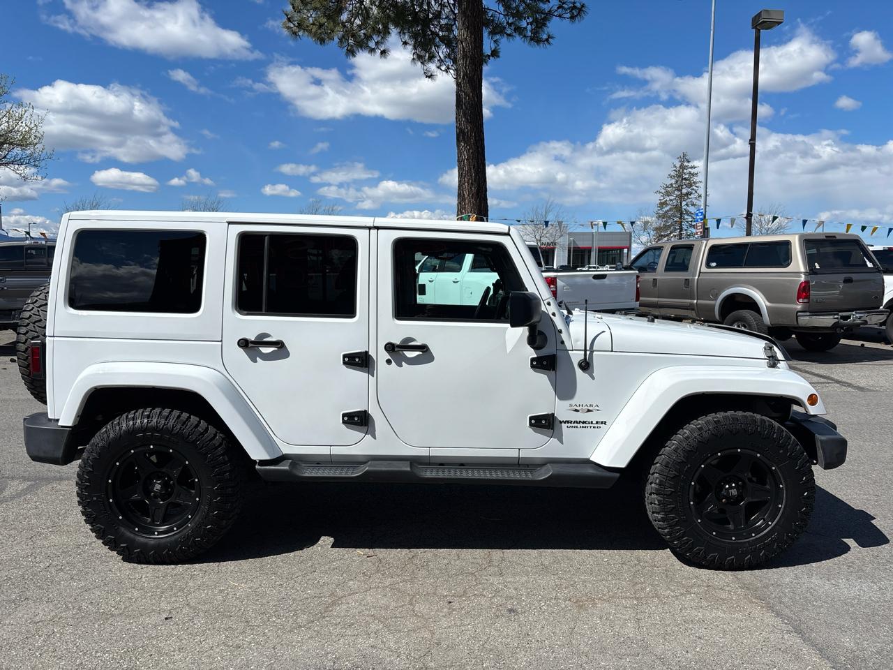 Jeep Wrangler Unlimited 4WD 4dr Sahara 2016