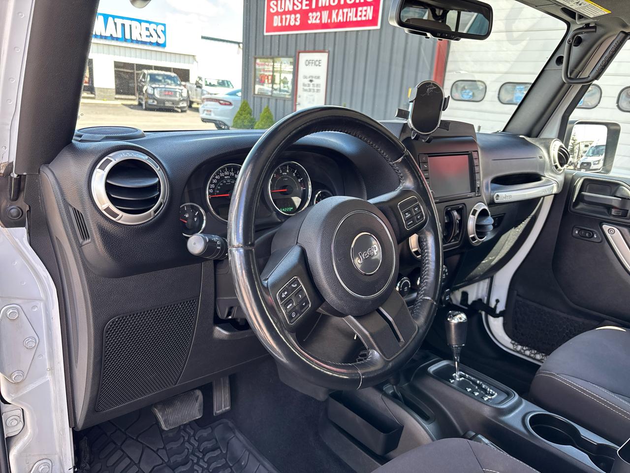 Jeep Wrangler Unlimited 4WD 4dr Sahara 2016