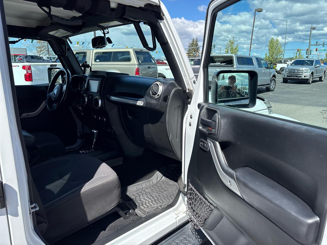 Jeep Wrangler Unlimited 4WD 4dr Sahara 2016