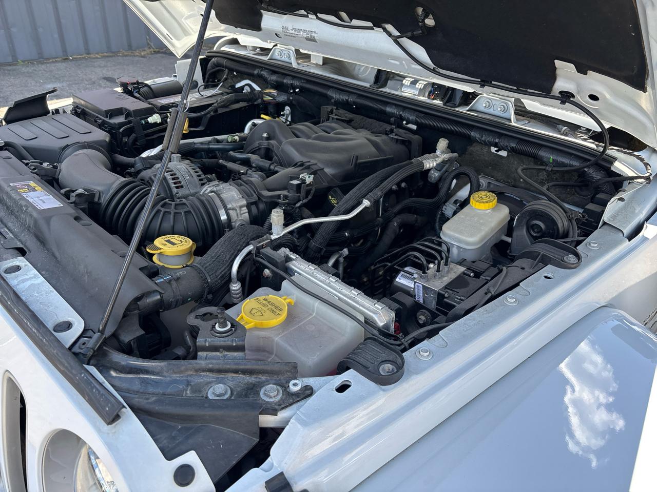 Jeep Wrangler Unlimited 4WD 4dr Sahara 2016