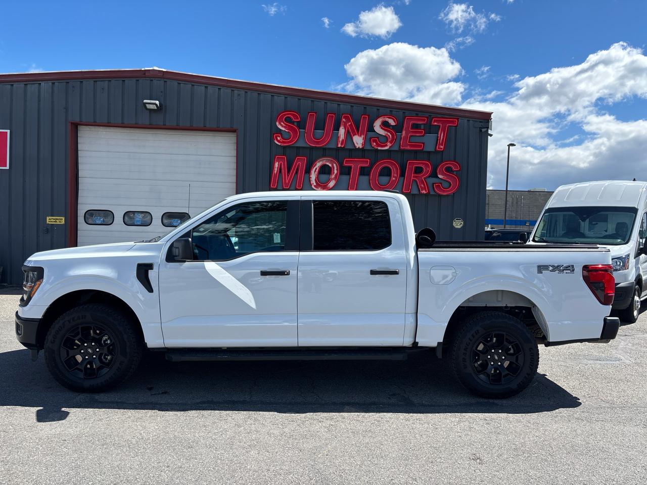 Ford F-150 4WD SuperCrew 145" STX 2024