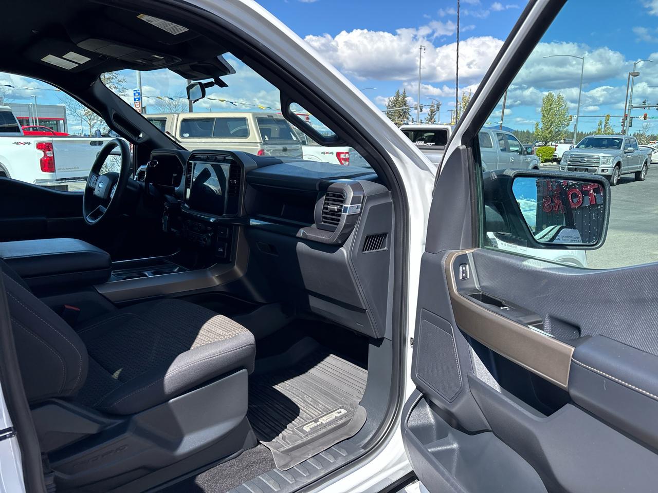 Ford F-150 4WD SuperCrew 145" STX 2024