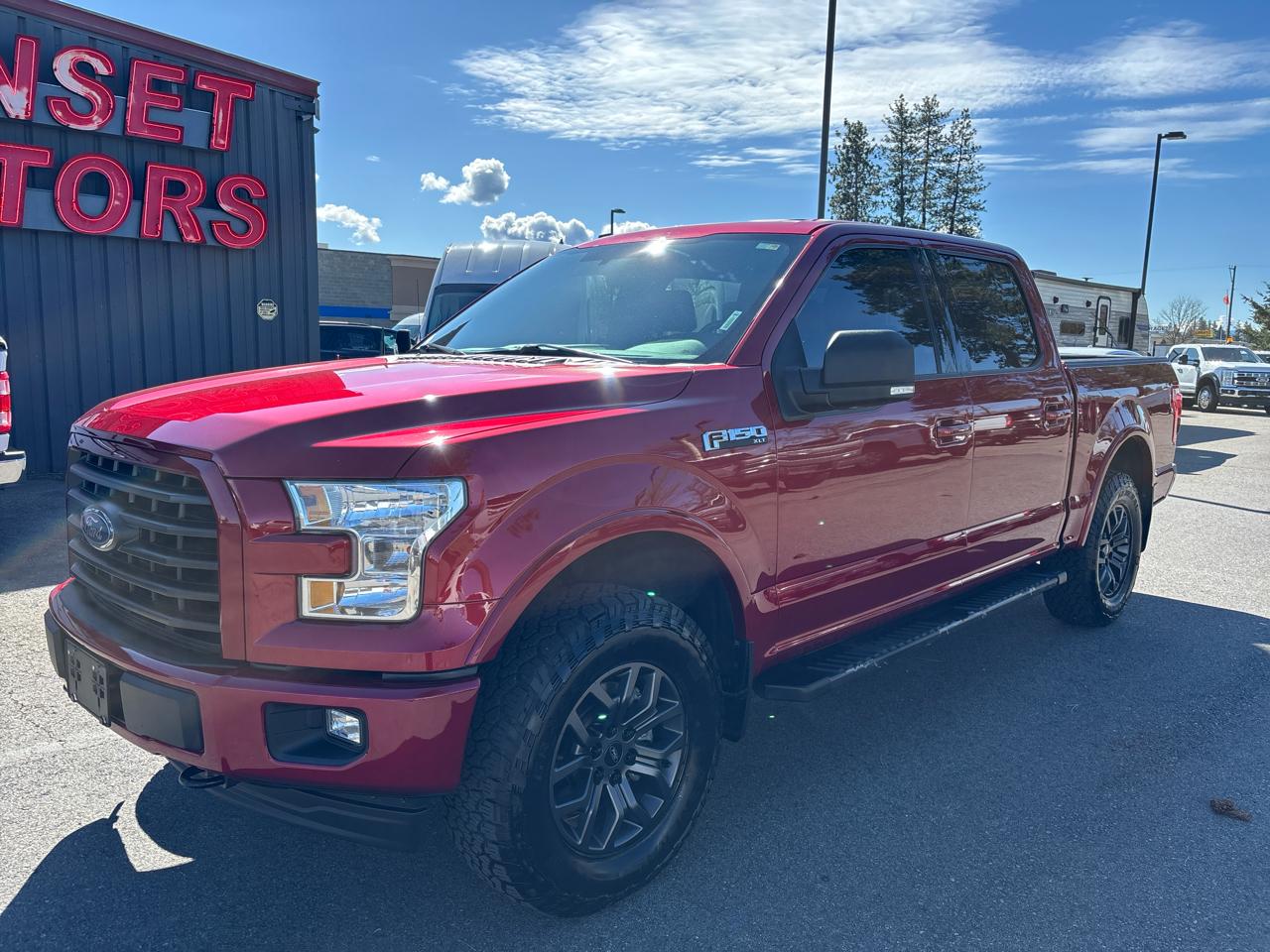 Ford F-150 4WD SuperCrew 145" XLT 2017