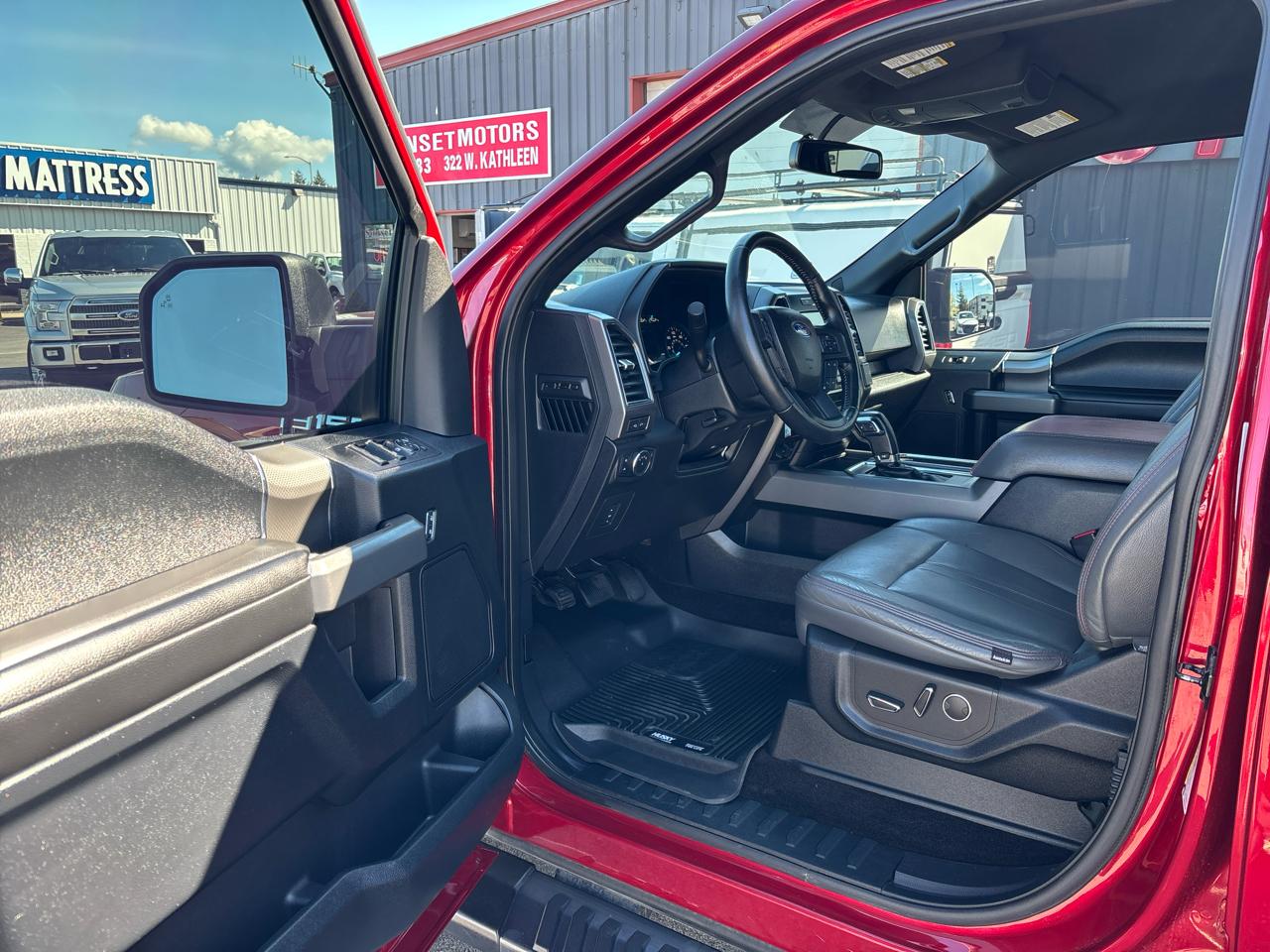 Ford F-150 4WD SuperCrew 145" XLT 2017