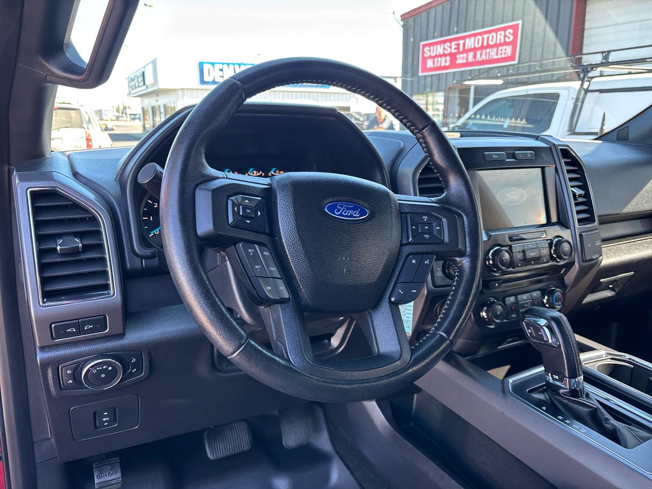Ford F-150 4WD SuperCrew 145" XLT 2017