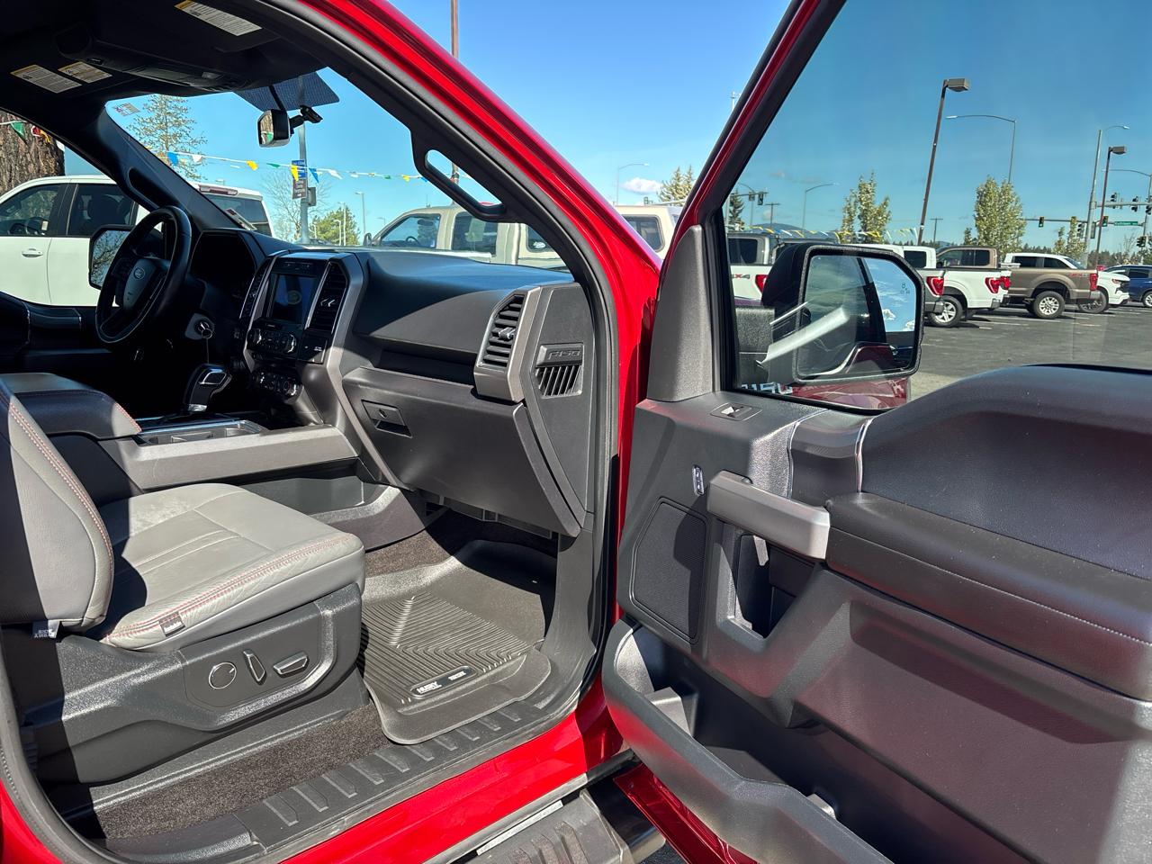 Ford F-150 4WD SuperCrew 145" XLT 2017