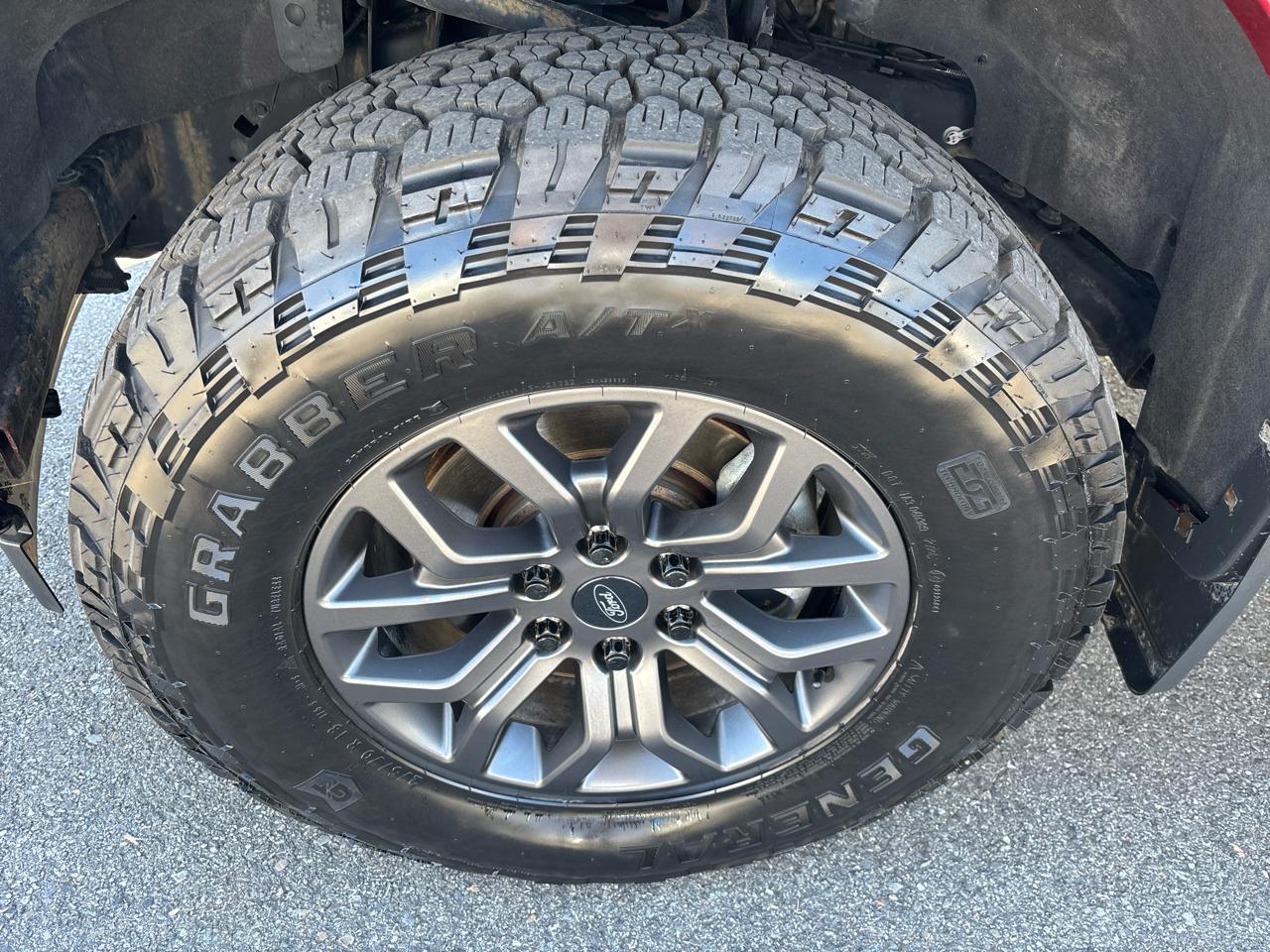 Ford F-150 4WD SuperCrew 145" XLT 2017