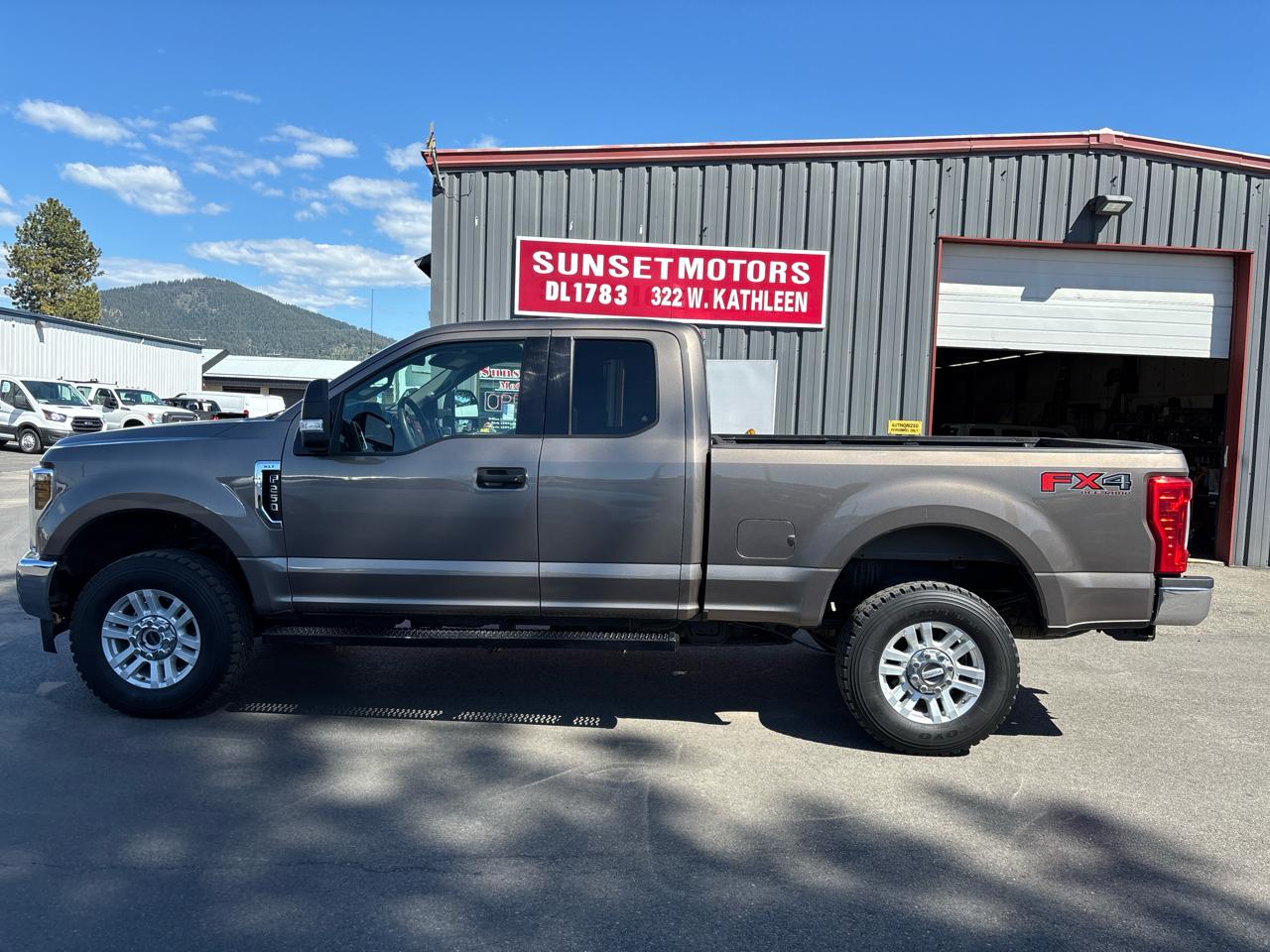 Ford Super Duty F-250 SRW XLT 4WD SuperCab 6.75' Box 2018