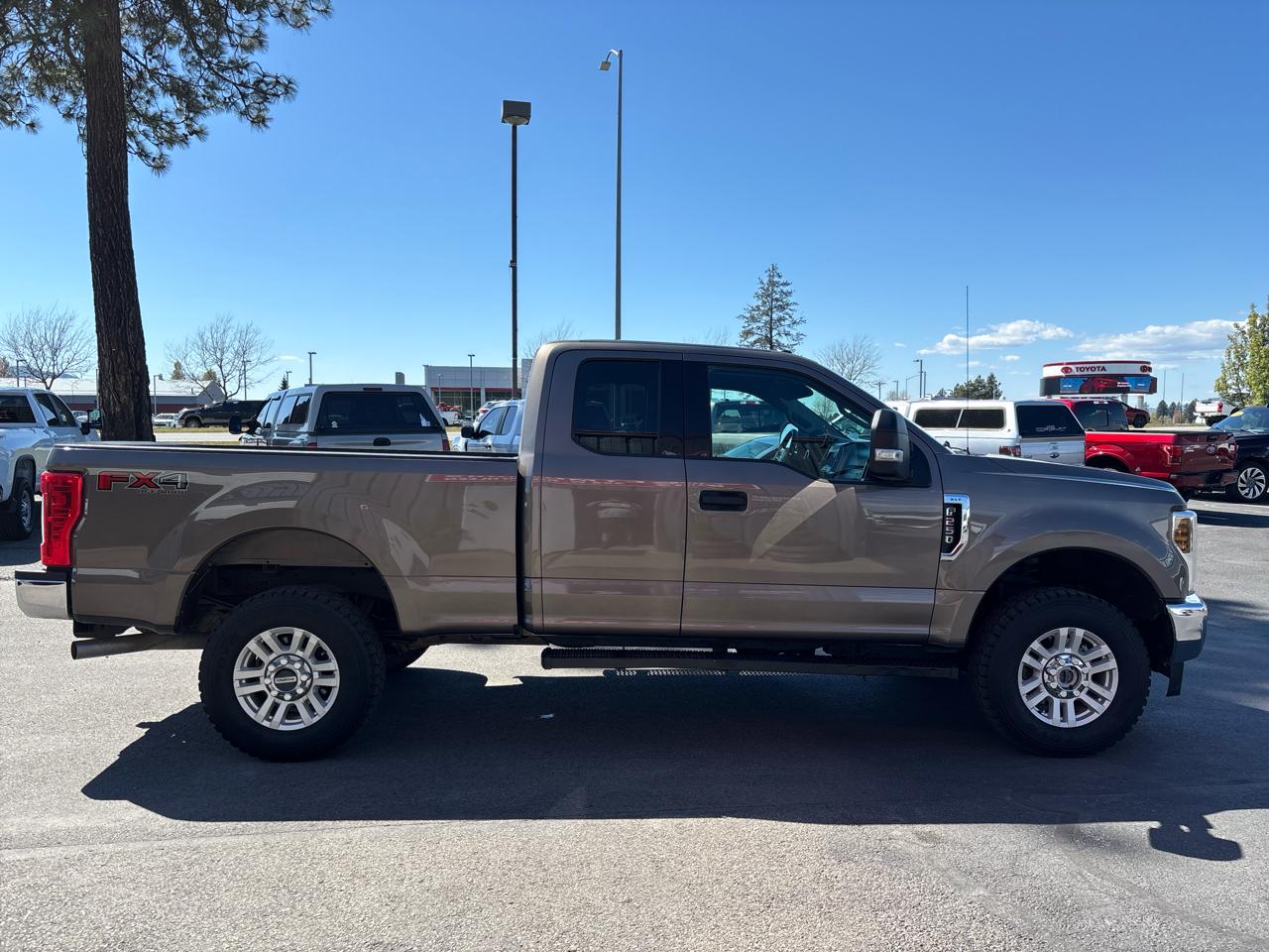 Ford Super Duty F-250 SRW XLT 4WD SuperCab 6.75' Box 2018
