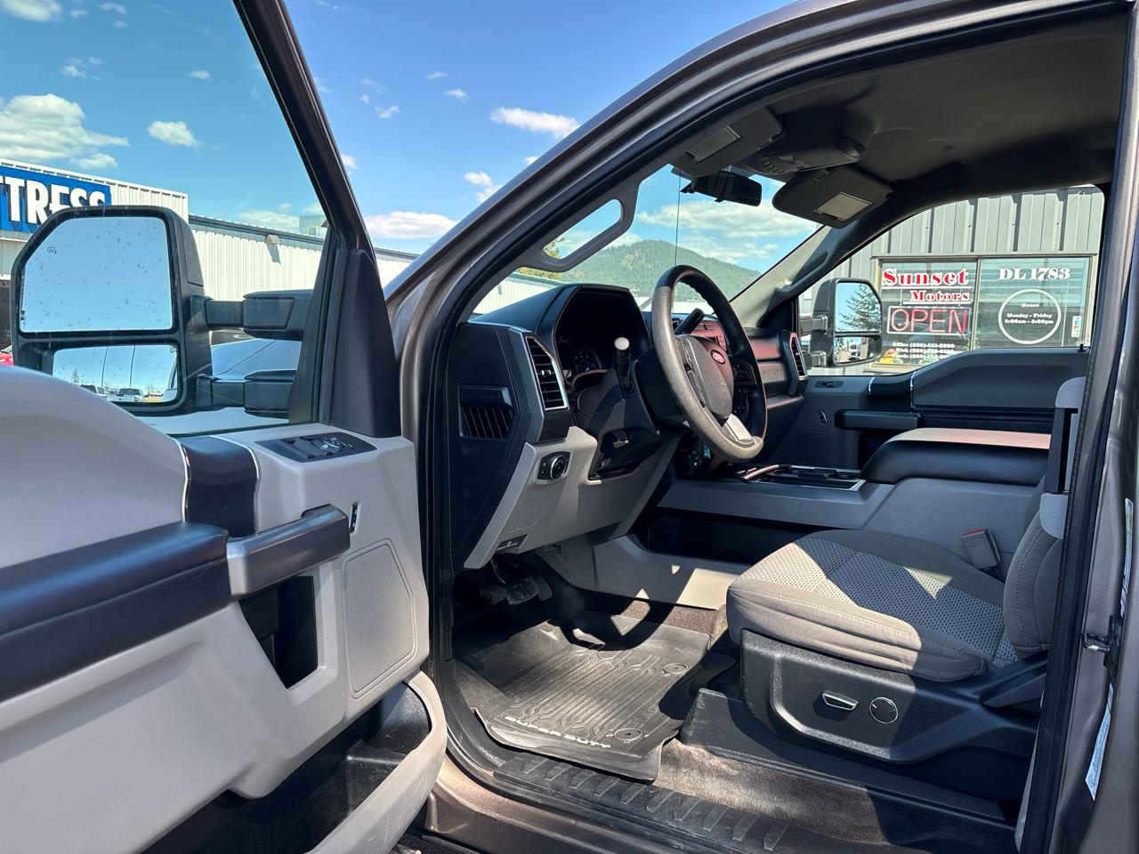 Ford Super Duty F-250 SRW XLT 4WD SuperCab 6.75' Box 2018