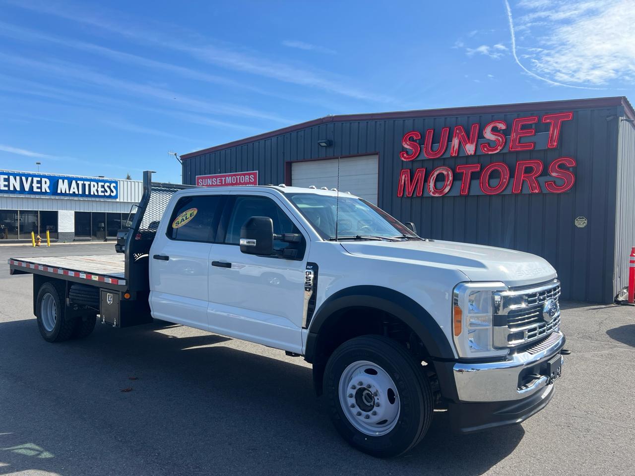 2023 Ford Super Duty F-550 DRW XLT 4WD Crew Cab 203" WB 84" CA