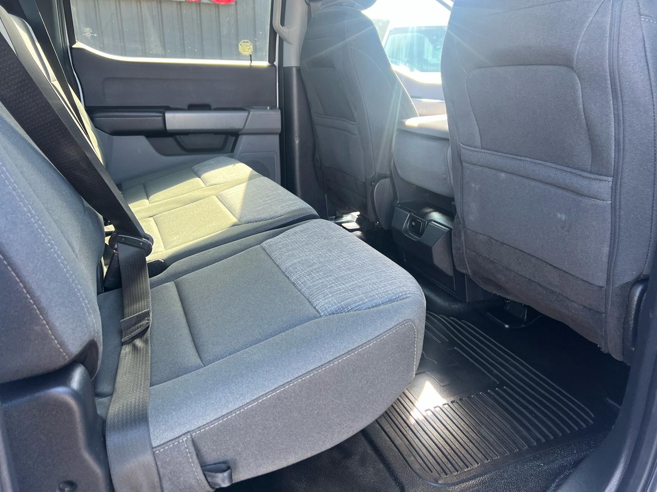 Ford Super Duty F-550 DRW XLT 4WD Crew Cab 203" WB 84" CA 2023
