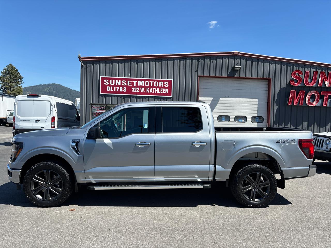 Ford F-150 4WD SuperCrew 145" XLT 2025