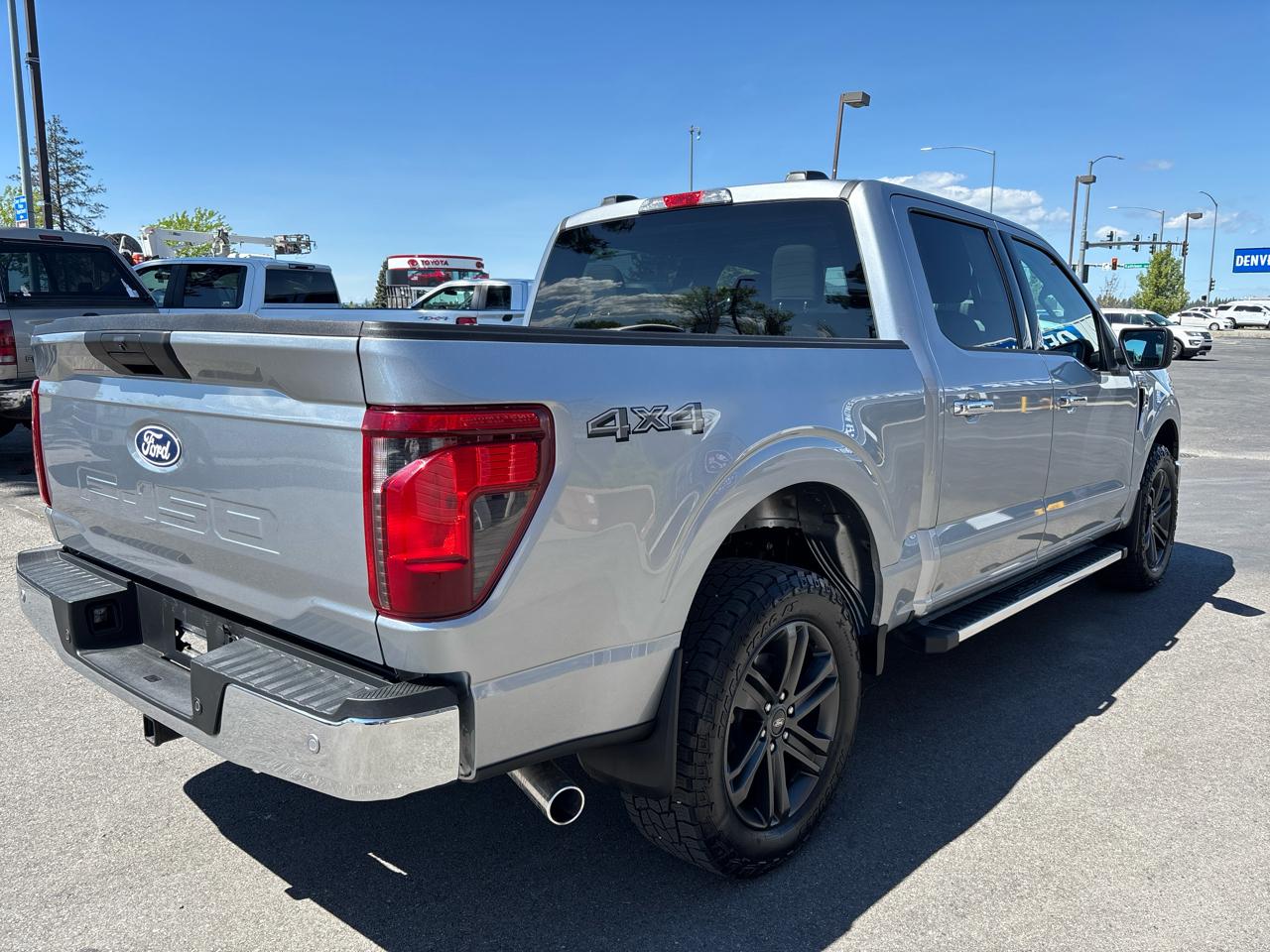 Ford F-150 4WD SuperCrew 145" XLT 2025