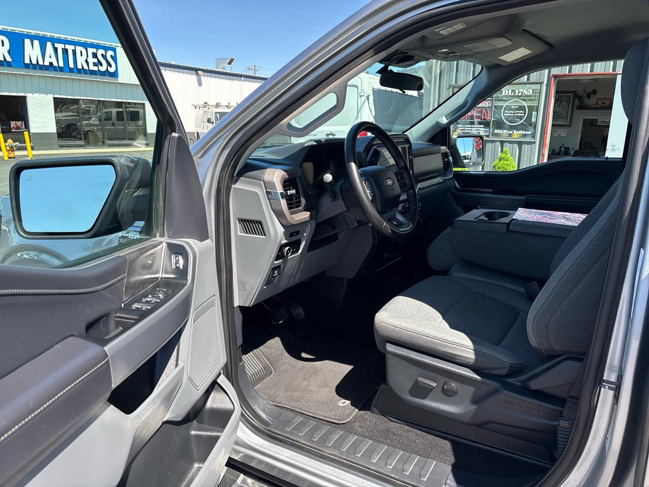 Ford F-150 4WD SuperCrew 145" XLT 2025