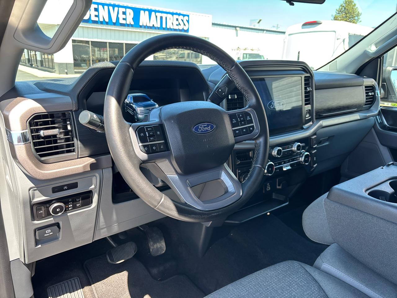 Ford F-150 4WD SuperCrew 145" XLT 2025