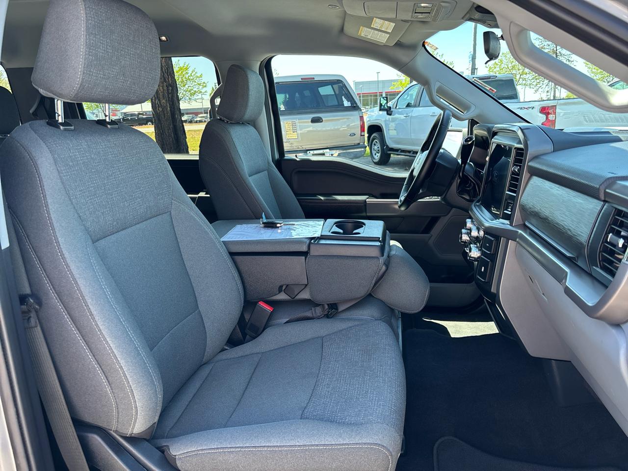 Ford F-150 4WD SuperCrew 145" XLT 2025