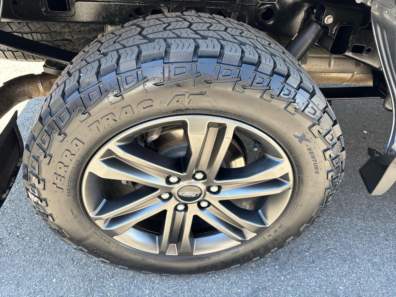 Ford F-150 4WD SuperCrew 145" XLT 2025