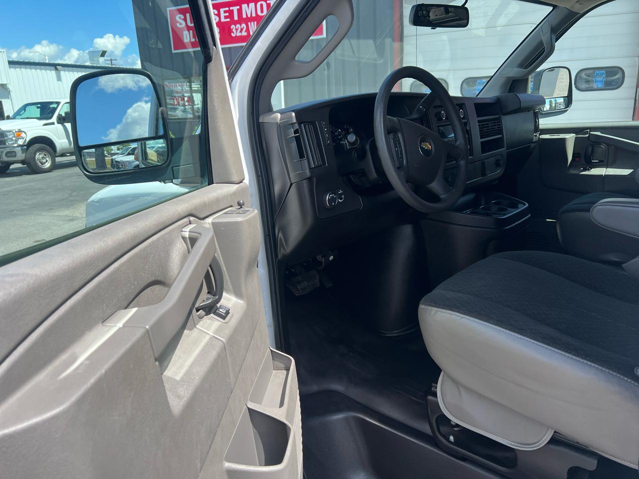 Chevrolet Express Cargo Van RWD 2500 135" 2020