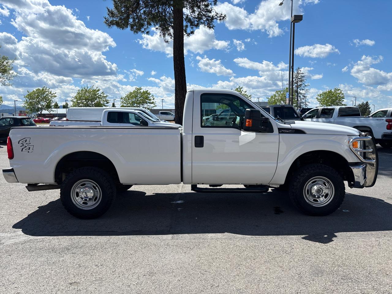 Ford Super Duty F-250 SRW 4WD Reg Cab 137" XL 2016