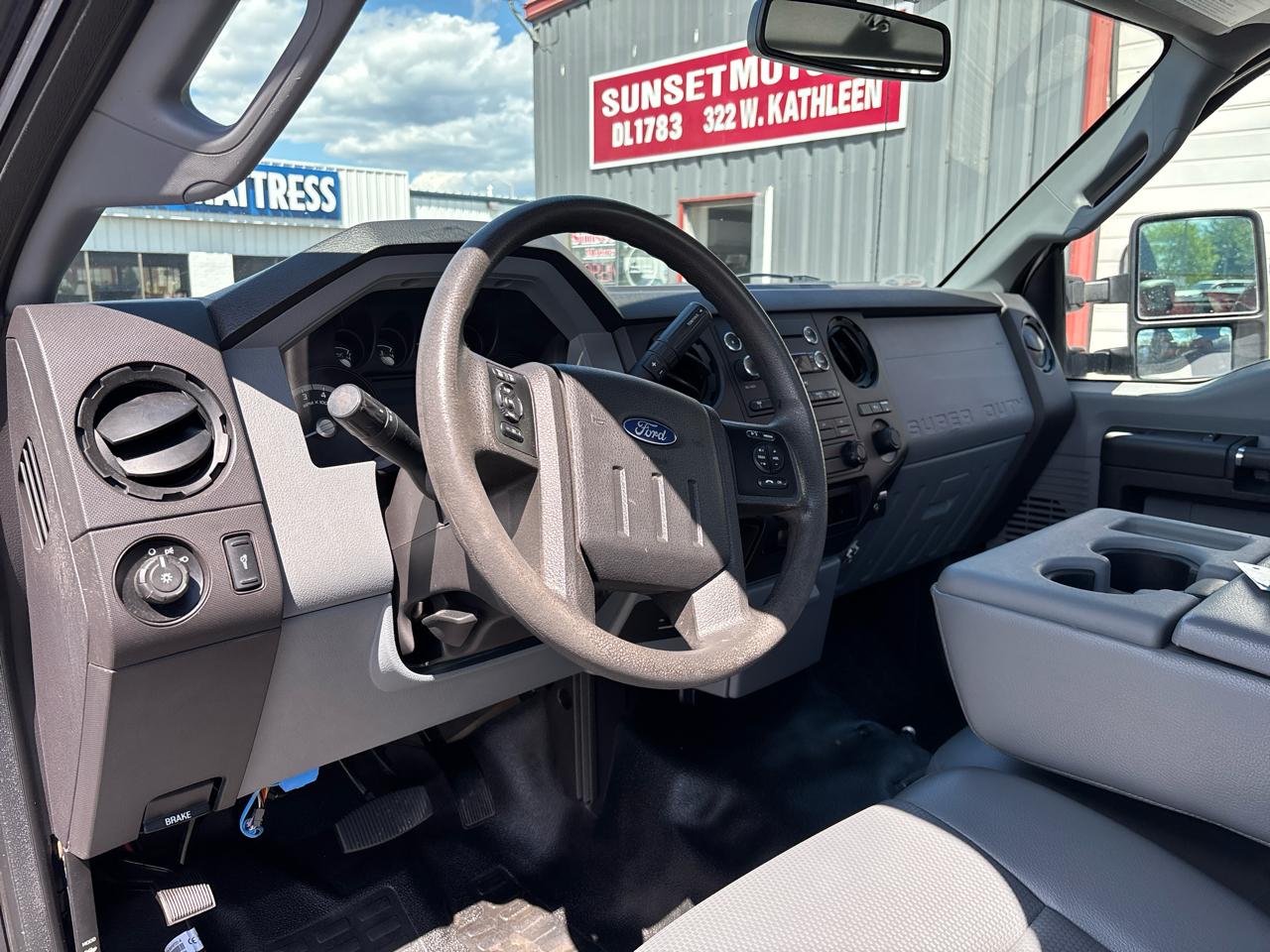 Ford Super Duty F-250 SRW 4WD Reg Cab 137" XL 2016