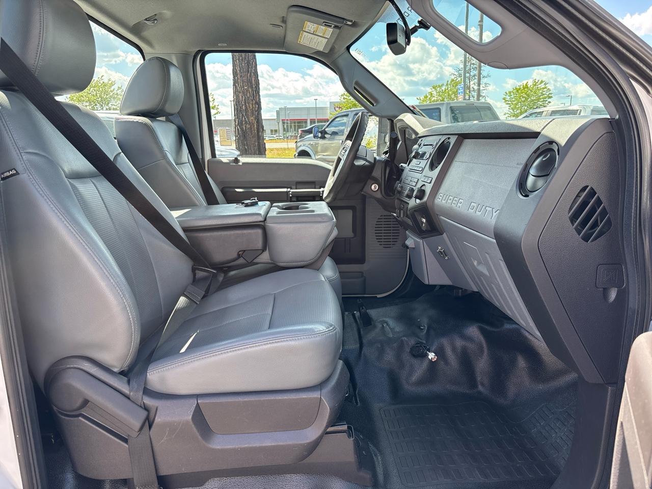 Ford Super Duty F-250 SRW 4WD Reg Cab 137" XL 2016
