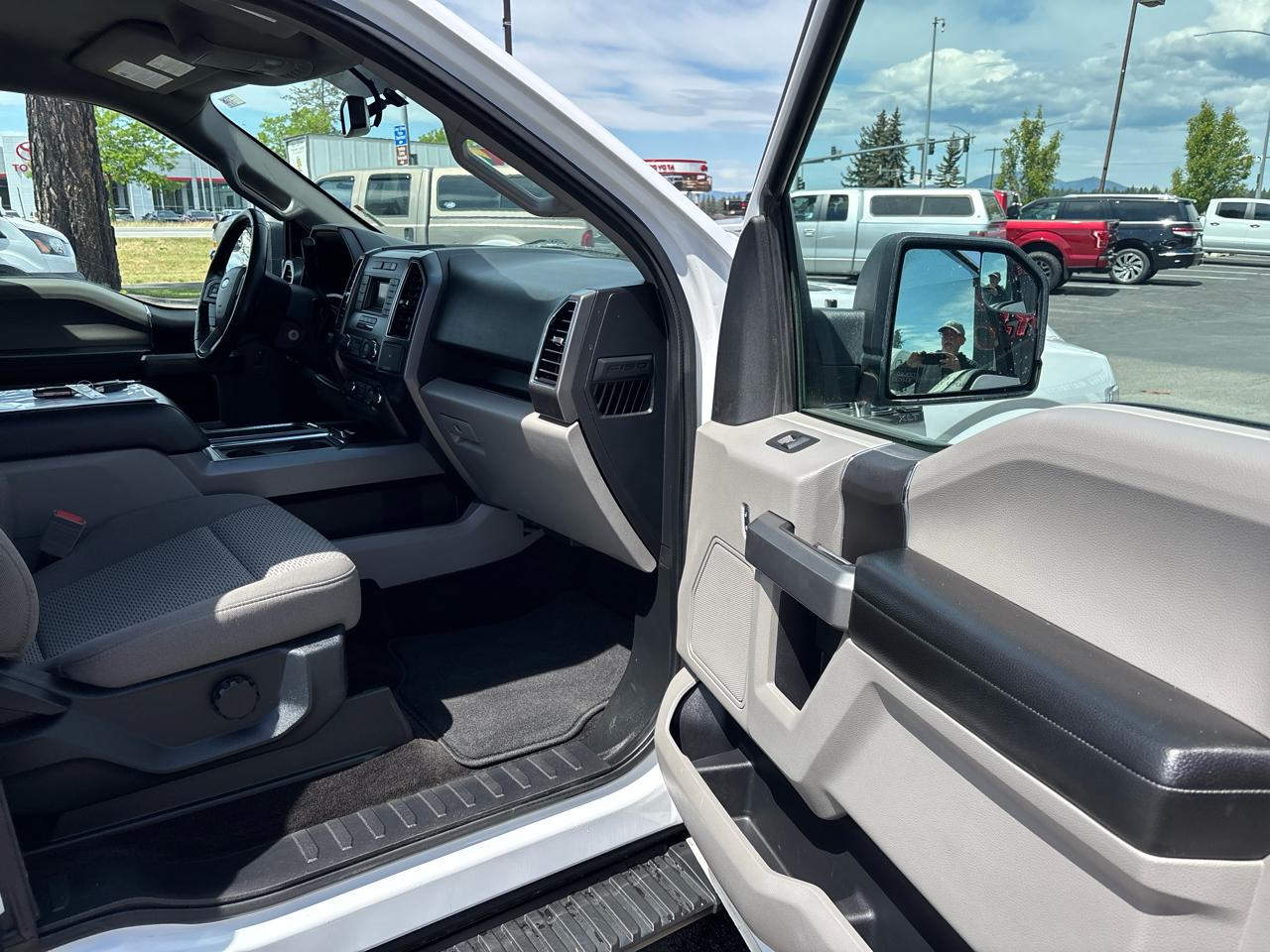 Ford F-150 4WD SuperCab 145" XLT 2018