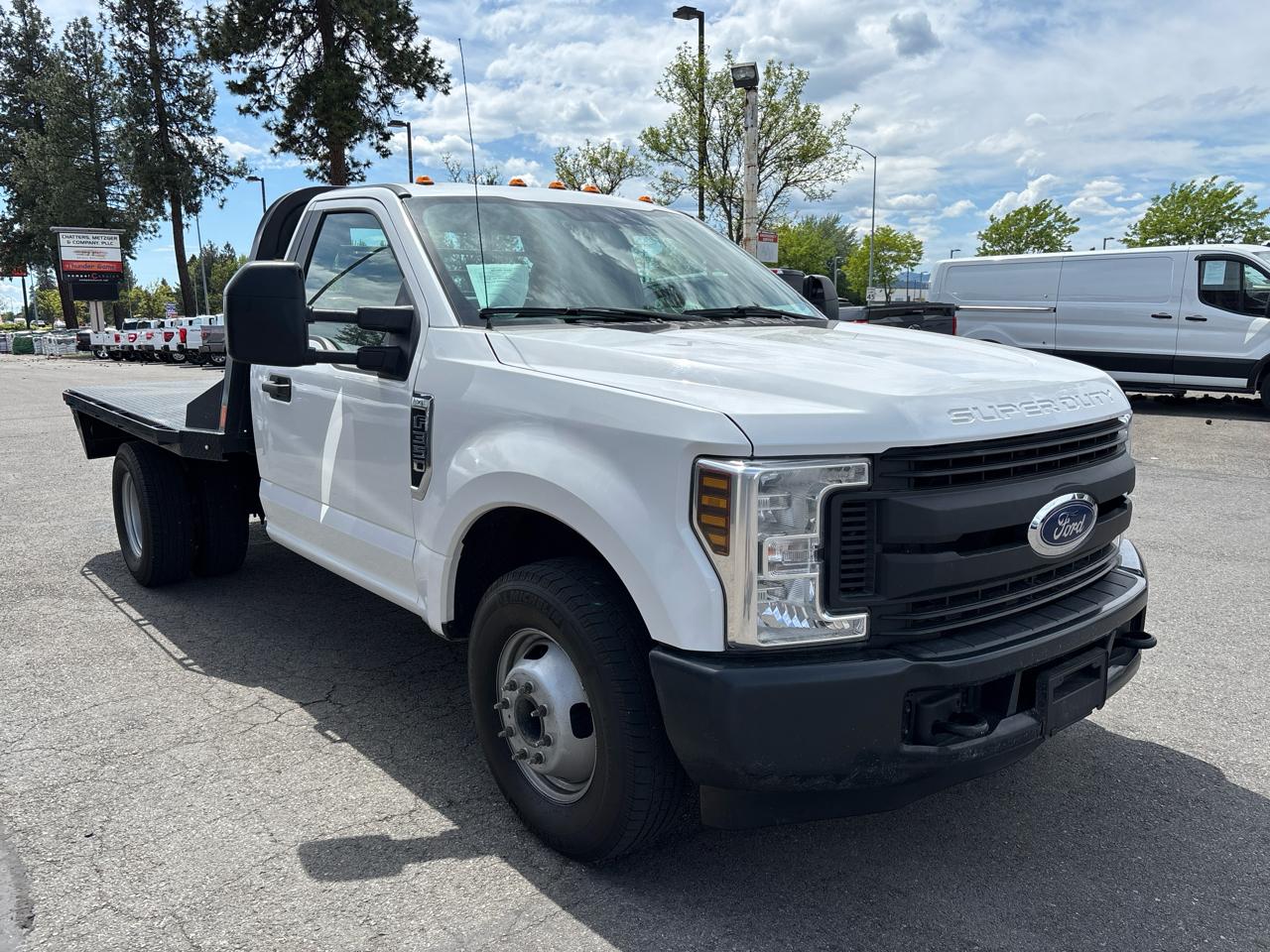 Ford Super Duty F-350 DRW XL 2WD Reg Cab 145" WB 60" CA 2019