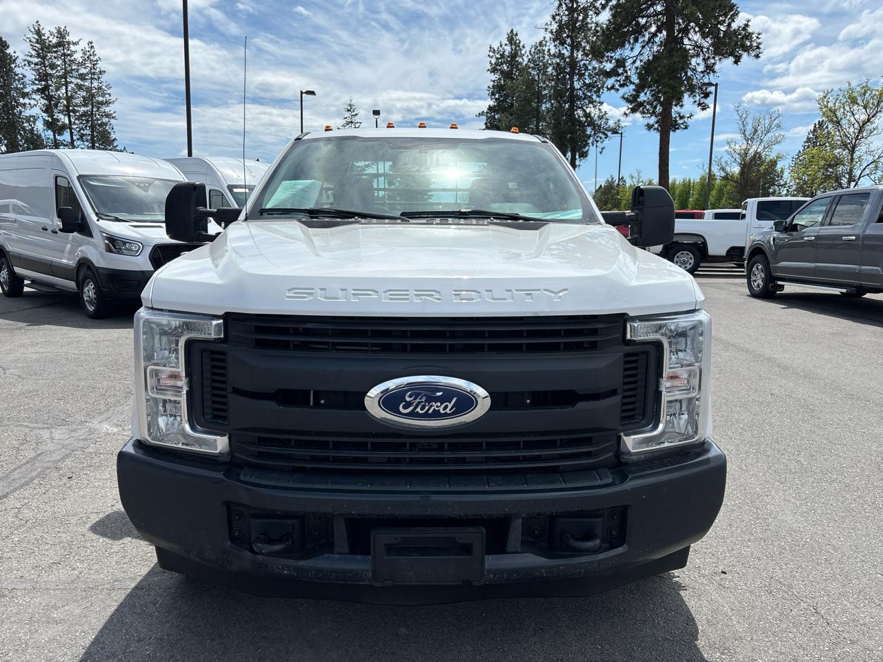 Ford Super Duty F-350 DRW XL 2WD Reg Cab 145" WB 60" CA 2019