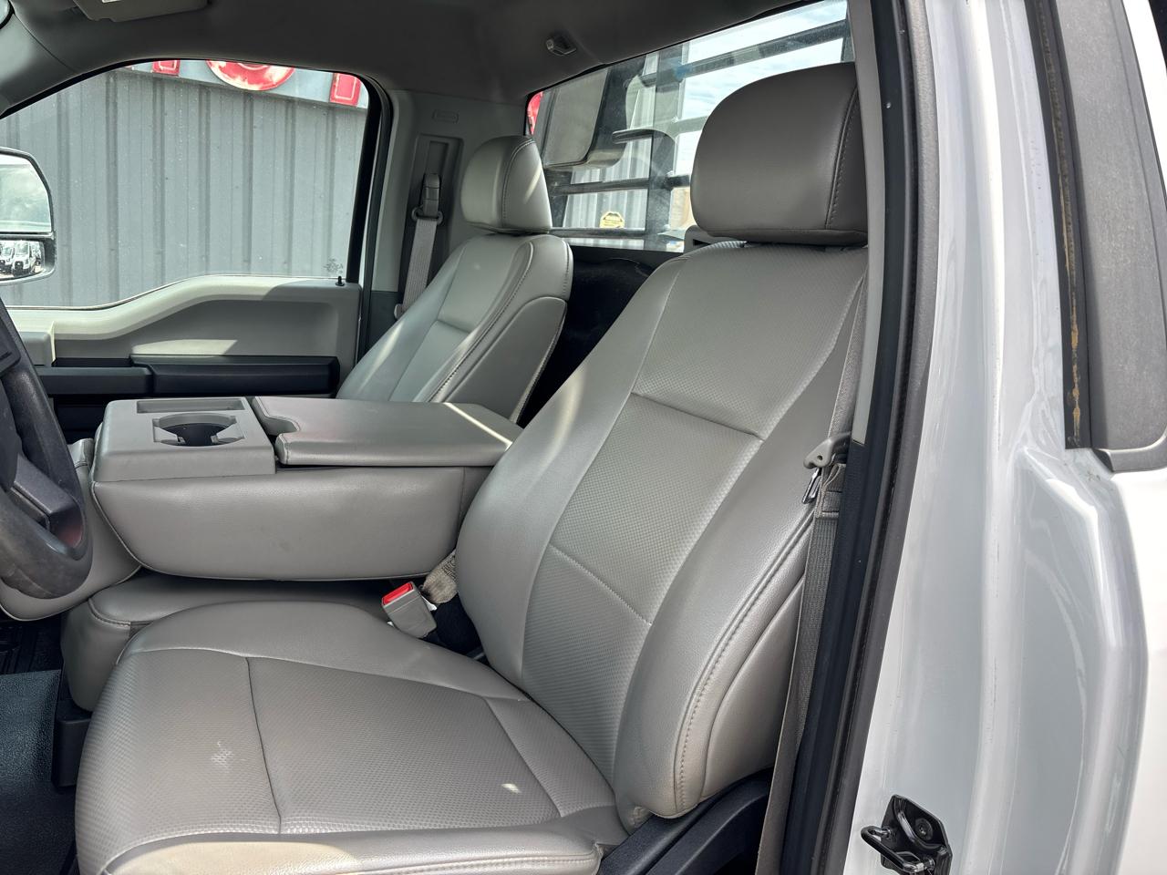 Ford Super Duty F-350 DRW XL 2WD Reg Cab 145" WB 60" CA 2019