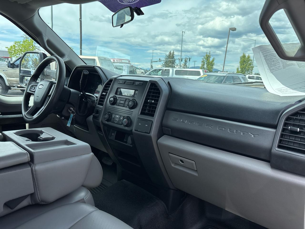 Ford Super Duty F-350 DRW XL 2WD Reg Cab 145" WB 60" CA 2019